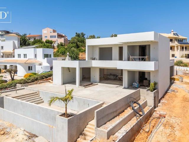 à venda Exclusiva mansão de 3 dormitórios, Albufeira e Olhos de Água, Albufeira, Faro