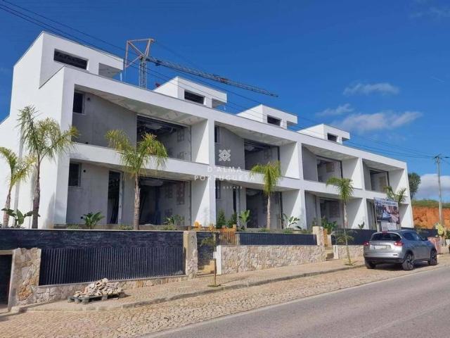 à venda Exclusiva mansão de 3 dormitórios, Albufeira e Olhos de Água, Portugal