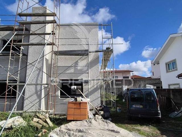à venda Exclusiva mansão de 3 dormitórios, Braga