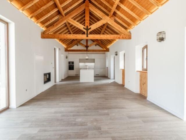 à venda Exclusiva mansão de 3 dormitórios, Sanguinheira Velha, Portugal