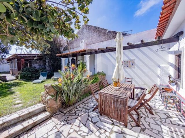 à venda Exclusiva mansão de 105 m2, São Pedro da Cadeira, Lisboa