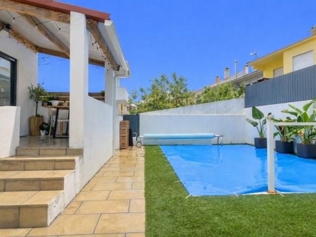 à venda Exclusiva mansão de 130 m2, Amora, Setúbal