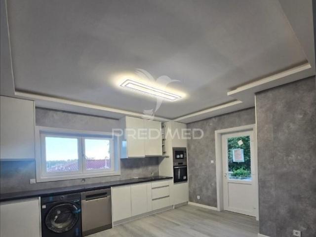 à venda Exclusiva mansão de 169 m2, Santa Maria da Feira, Portugal