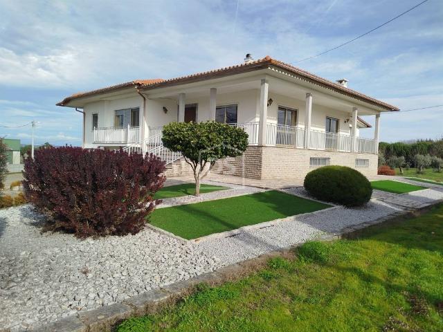 à venda Exclusiva mansão de 163 m2, Tourais, Portugal