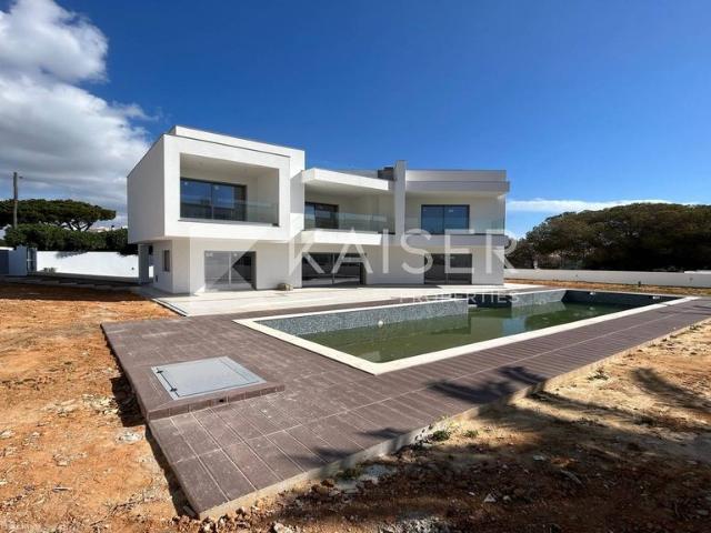 à venda Exclusiva mansão de 228 m2, Albufeira e Olhos de Água, Portugal