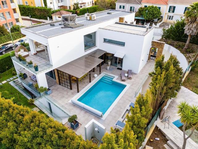 à venda Exclusiva mansão de 244 m2, S.Maria e S.Miguel, S.Martinho, S.Pedro Penaferrim, Portugal