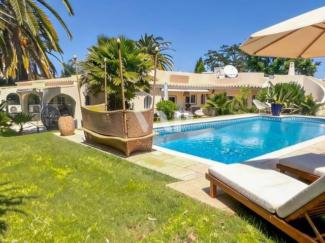 à venda Exclusiva mansão de 247 m2, Vilamoura, Portugal