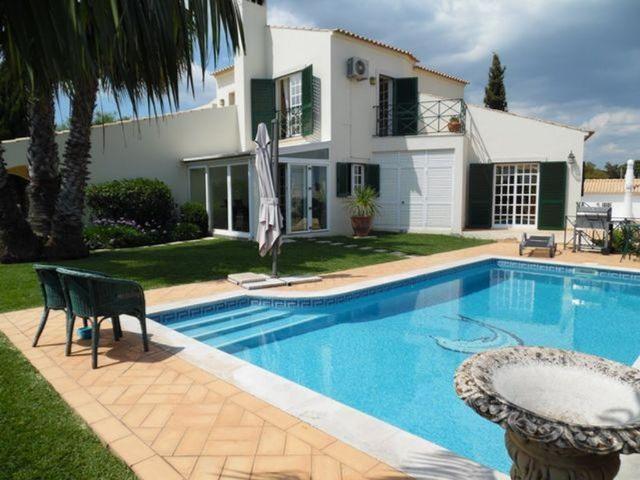 à venda Exclusiva mansão de 250 m2, Albufeira e Olhos de Água, Albufeira, Faro