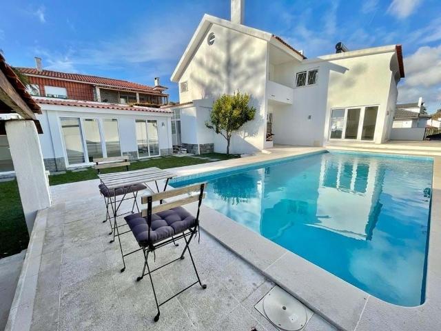 à venda Exclusiva mansão de 272 m2, Cascais e Estoril, Portugal