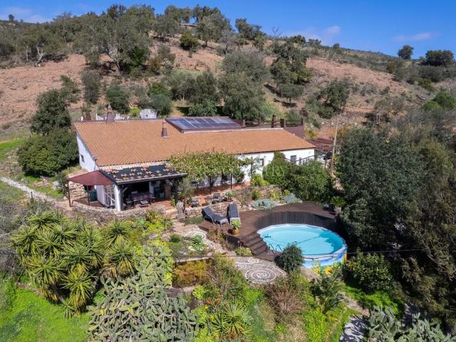 à venda Exclusiva mansão de 2 dormitórios, Santa Catarina da Fonte do Bispo, Portugal