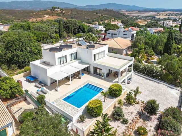à venda Exclusiva mansão de 306 m2, Portimão, Faro