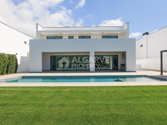 à venda Exclusiva mansão de 350 m2, Vilamoura, Portugal