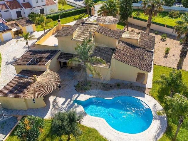 à venda Exclusiva mansão de 361 m2, Porches, Portugal