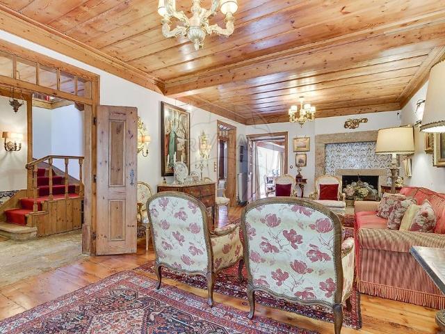 à venda Exclusiva mansão de 4 dormitórios, Carnide, Portugal