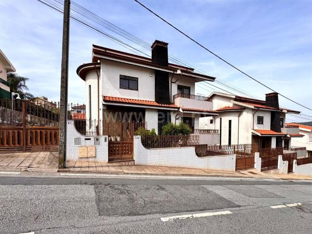 à venda Exclusiva mansão de 4 dormitórios, Gondomar, Porto