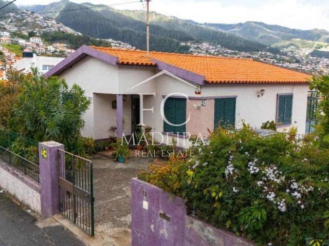 à venda Exclusiva mansão de 5 dormitórios, Funchal, Madeira
