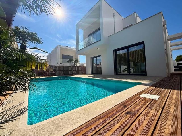à venda Exclusiva mansão de 96 m2, Foz do Arelho, Portugal