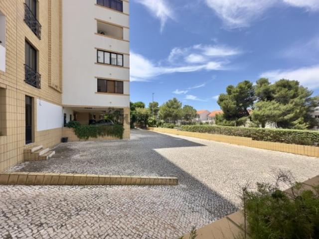 À Venda Fantástico T1 Totalmente Remodelado em Vila Rosa, Portimão Conforto Moderno no Coração do Algarve!