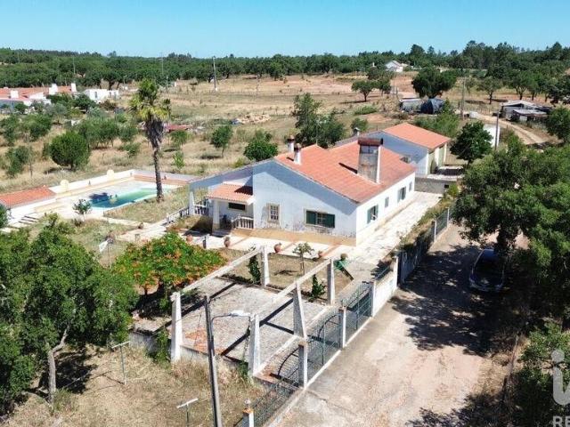 à venda Fazenda de 295 m2 Abela, Portugal