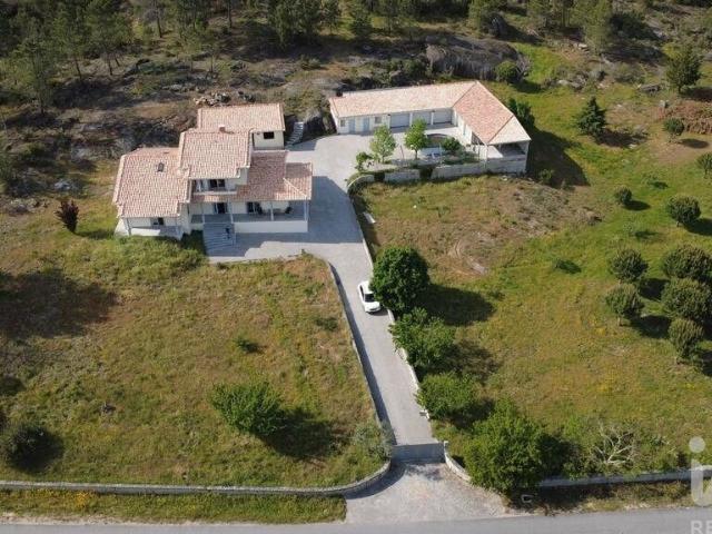à venda Fazenda de 530 m2 Figueiro da Granja, Portugal