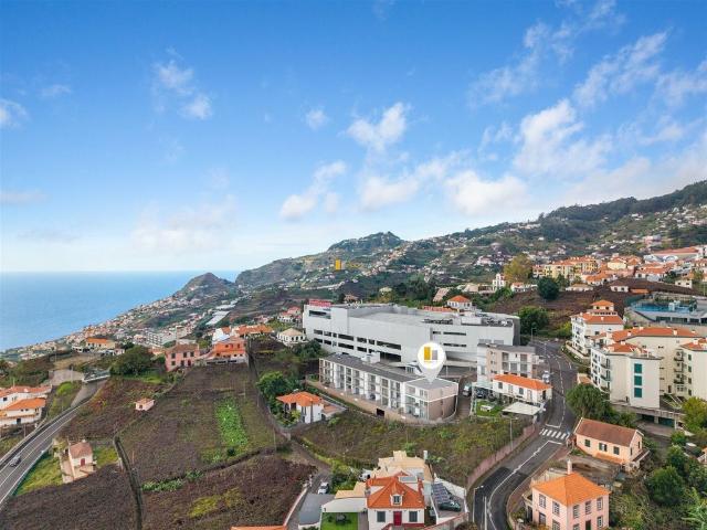 à venda Luxuoso apartamento, Câmara de Lobos, Madeira