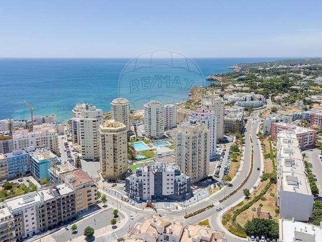 à venda Luxuoso apartamento de 105 m2, Armação de Pêra, Faro