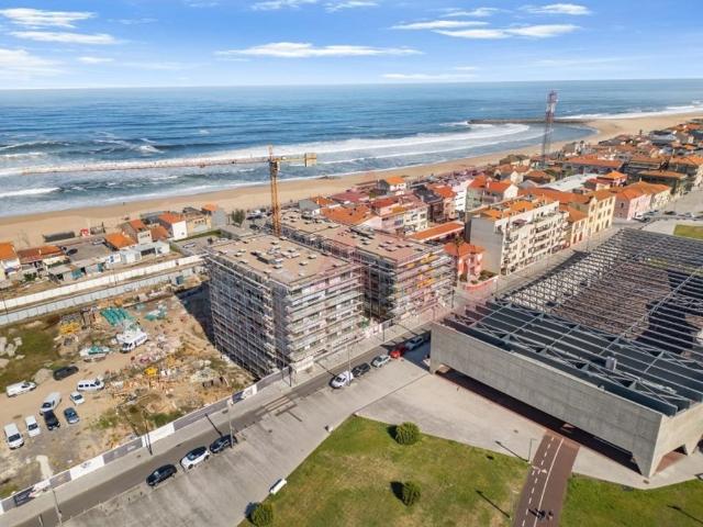 à venda Luxuoso apartamento de 107 m2, Espinho, Aveiro