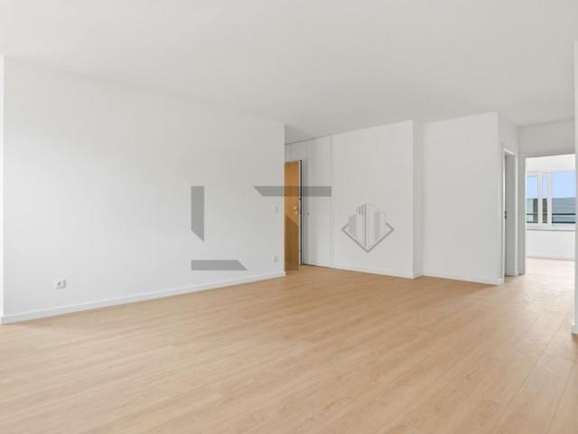 à venda Luxuoso apartamento de 108 m2, Quinta do Conventinho Santo Antonio de Cavaleiros, Loures, Lisboa