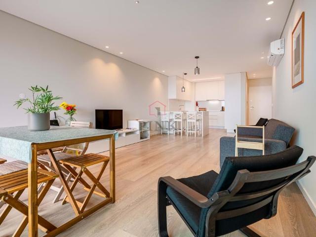 à venda Luxuoso apartamento de 100 m2, Estreito de Câmara de Lobos, Portugal