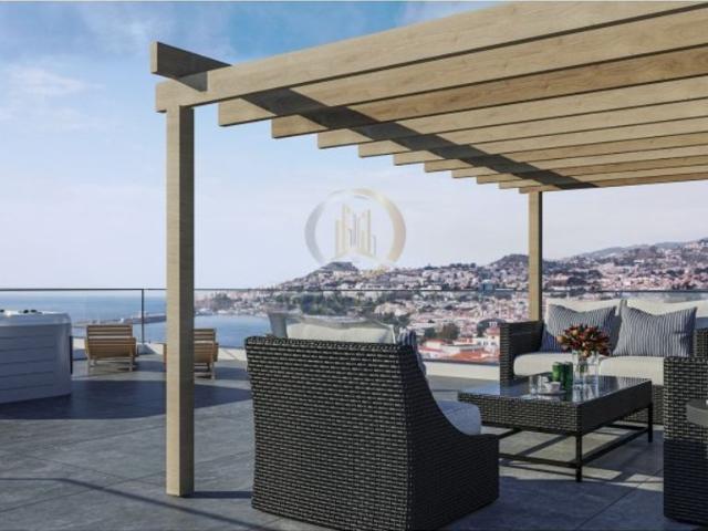 à venda Luxuoso apartamento de 101 m2, Funchal, Madeira