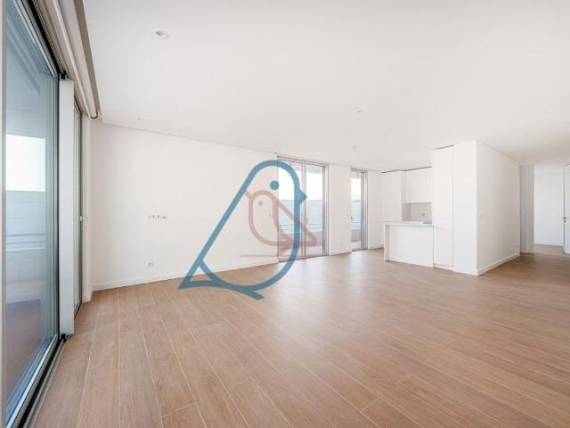 à venda Luxuoso apartamento de 102 m2, Alcobaça, Leiria