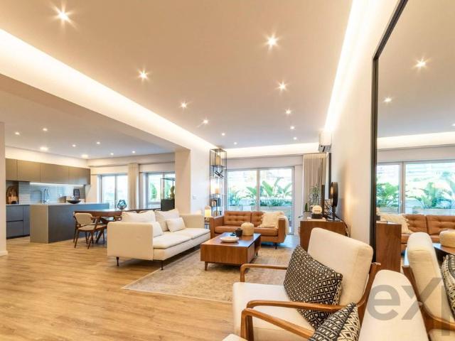 à venda Luxuoso apartamento de 125 m2, Pontinha e Famões, Portugal