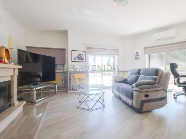 à venda Luxuoso apartamento de 126 m2, Moita, Setúbal