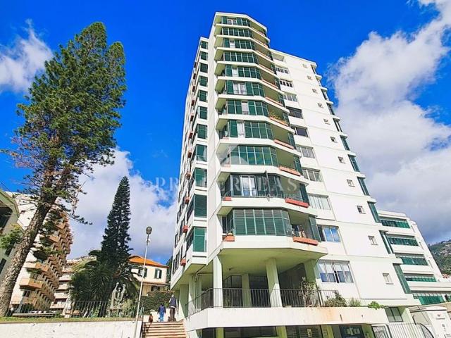 à venda Luxuoso apartamento de 122 m2, Funchal, Madeira