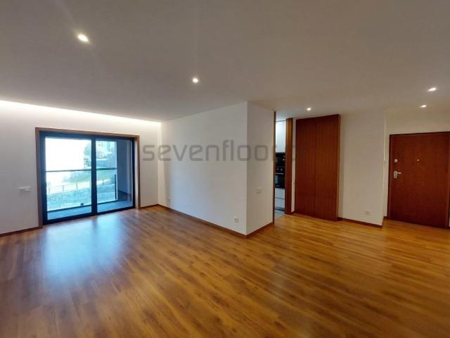 à venda Luxuoso apartamento de 135 m2, Hospital de Sao Joao, Porto