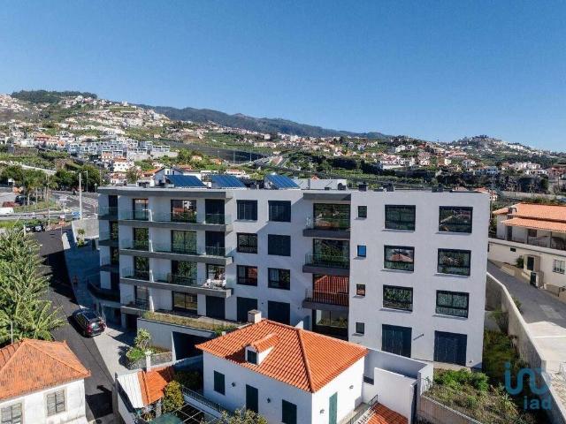 à venda Luxuoso apartamento de 144 m2, Estreito de Câmara de Lobos, Portugal