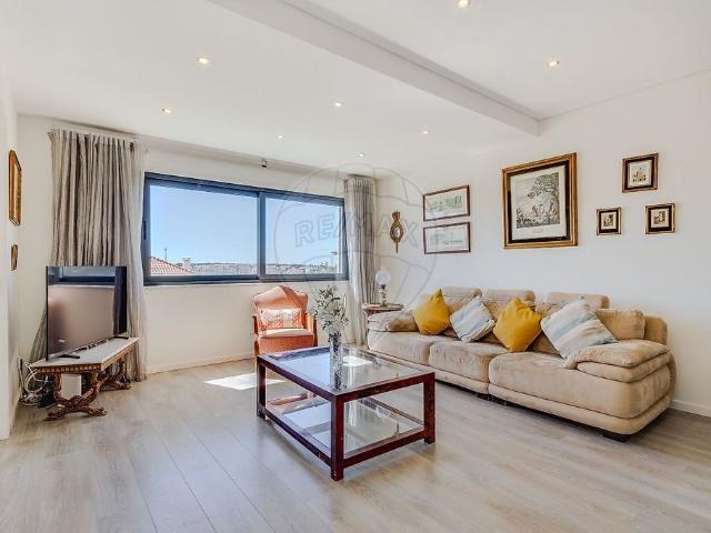 à venda Apartamento de alto padrão de 149 m2, Charneca de Caparica, Portugal
