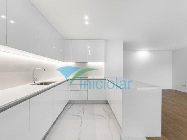 à venda Luxuoso apartamento de 140 m2, Maia, Porto