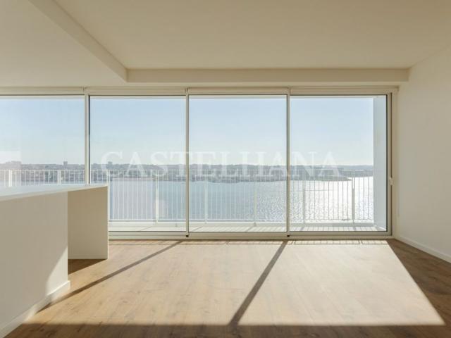 à venda Luxuoso apartamento de 141 m2, Seixal, Setúbal