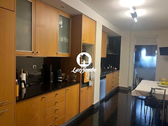 à venda Luxuoso apartamento de 143 m2, Maia, Porto