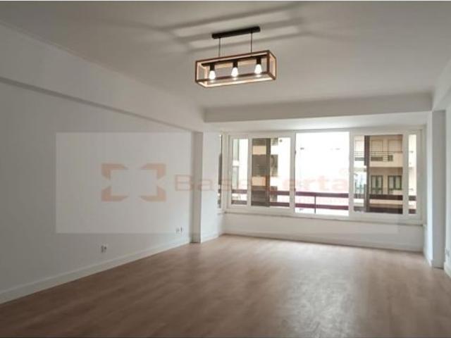 à venda Luxuoso apartamento de 155 m2, Laranjeiras, Lisboa