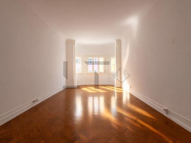 à venda Luxuoso apartamento de 151 m2, Rodrigo da Fonseca Sao Mamede, Lisboa