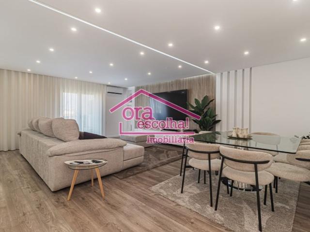 à venda Apartamento de alto padrão de 184 m2, Seixal, Portugal