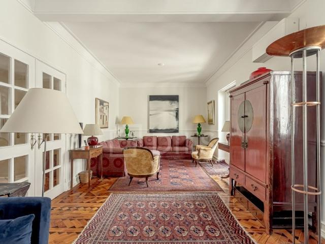 à venda Luxuoso apartamento de 175 m2, Estrela Lapa, Lisboa