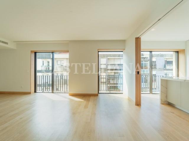 à venda Luxuoso apartamento de 209 m2, Camoes Santo Ildefonso, Porto