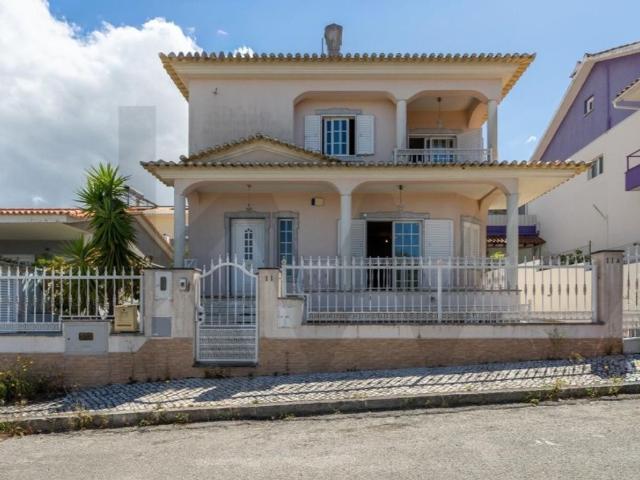 à venda Luxuoso apartamento de 215 m2, Charneca de Caparica, Setúbal