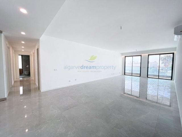 à venda Luxuoso apartamento de 215 m2, Correeira, Albufeira, Faro