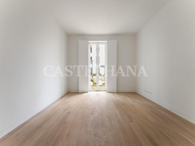 à venda Luxuoso apartamento de 239 m2, Estrela Lapa, Lisboa