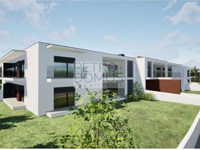 à venda Luxuoso apartamento de 240 m2, Parceiros, Leiria