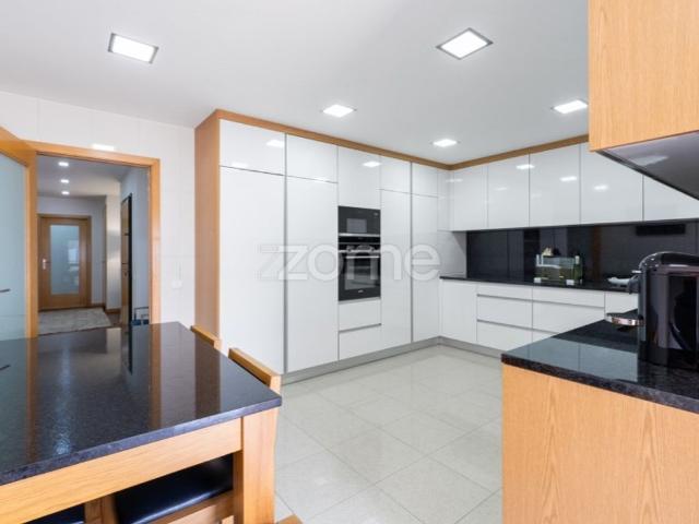 à venda Luxuoso apartamento de 319 m2, Gondomar, Porto
